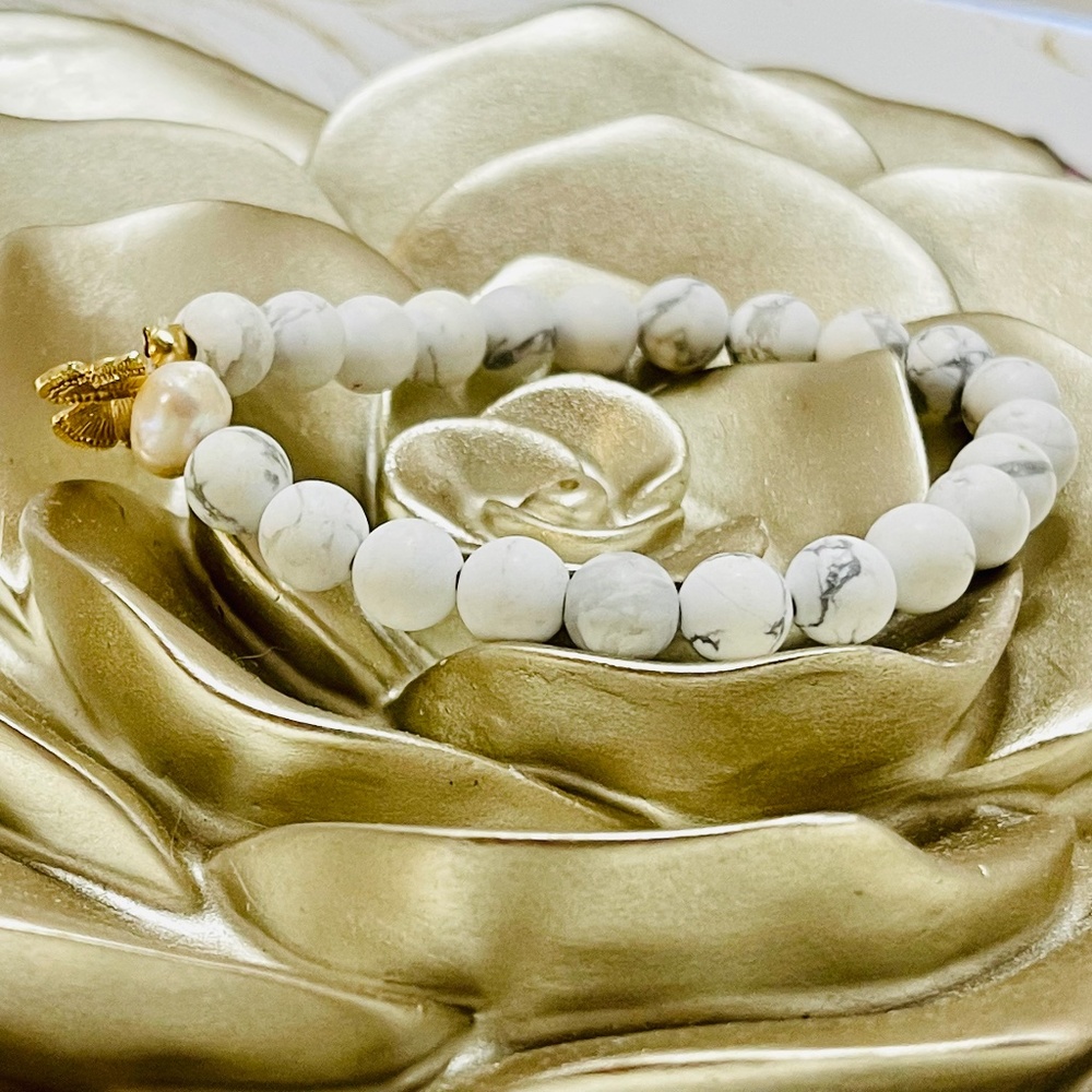 Howlite Crystal Healing Bracelet